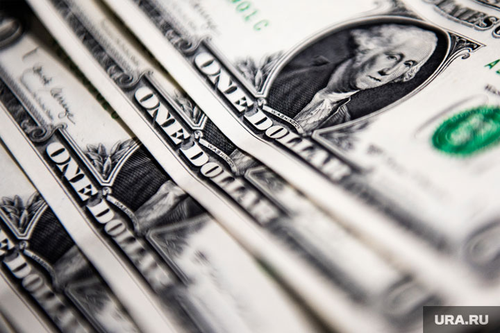 СМИ оценили перспективу «смерти» доллара