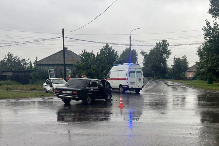 В Белом Яре пострадало 2 пассажира в ДТП