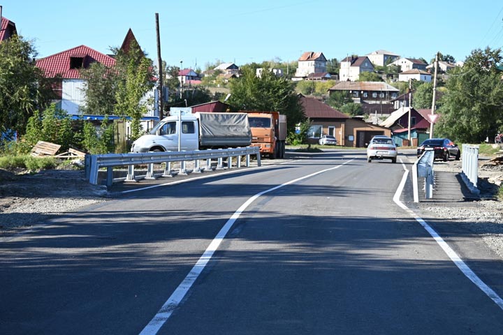 В Минусинске под натиском общественности переделали ограждение моста