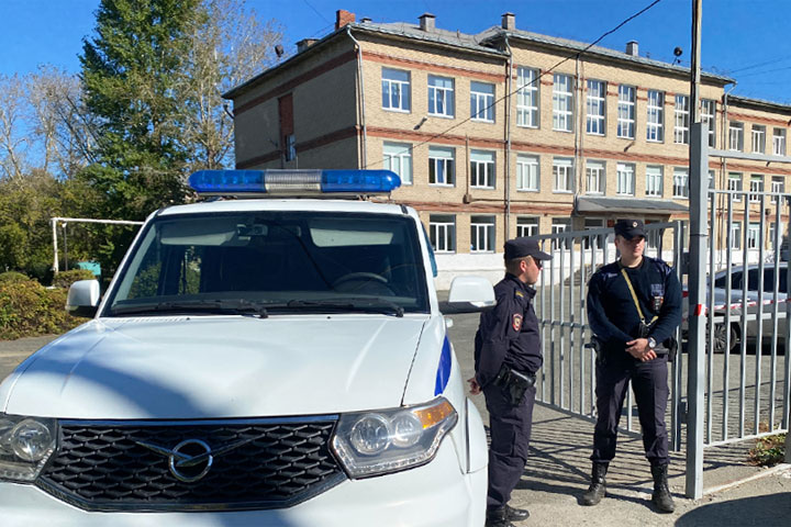 Уголовное дело возбуждено после нападения на учеников в школе