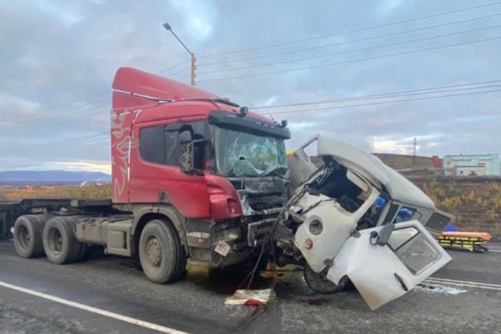 Пять человек погибли в жутком ДТП между УАЗом и фурой 