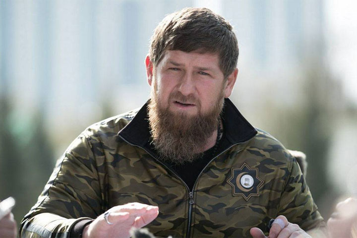 Глава Чечни Кадыров показал видео штурма боевиков «Азова»*. «Стали заложниками своих же укреплений»