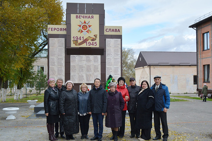 В поселке Изыхские Копи открыли мемориал, посвященный участникам СВО