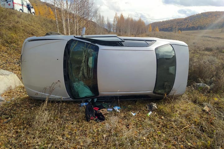 В Усть-Абаканском районе водительница не удержала руль