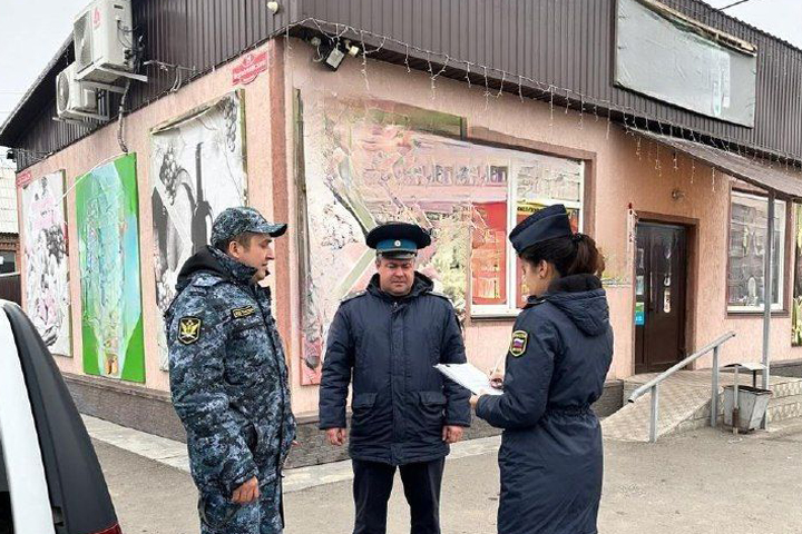 В Белом Яре магазин, товар и оборудование осужденной пойдут с молотка 