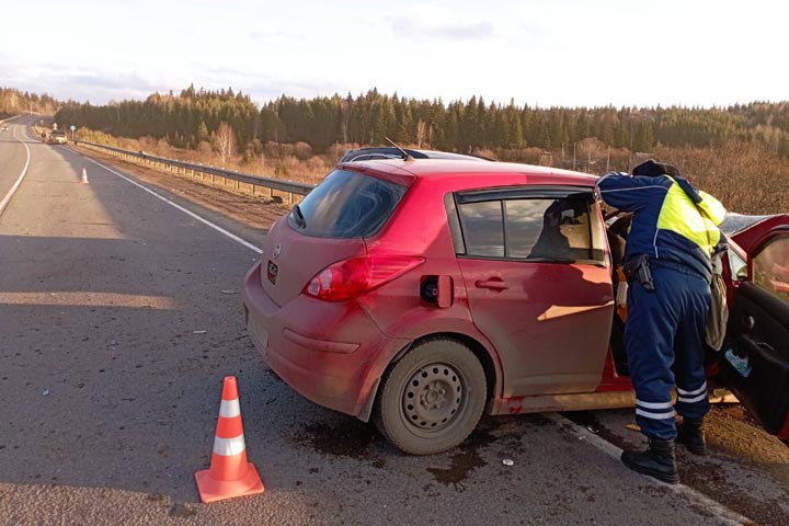 В ДТП на трассе погибла пассажирка, пострадали шесть человек