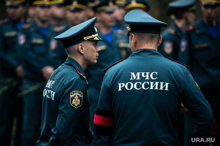 Российским спасателям начнут выдавать огнестрельное оружие
