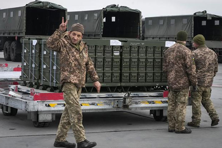 Америке нечем воевать с Россией и Китаем — всё отдали Украине