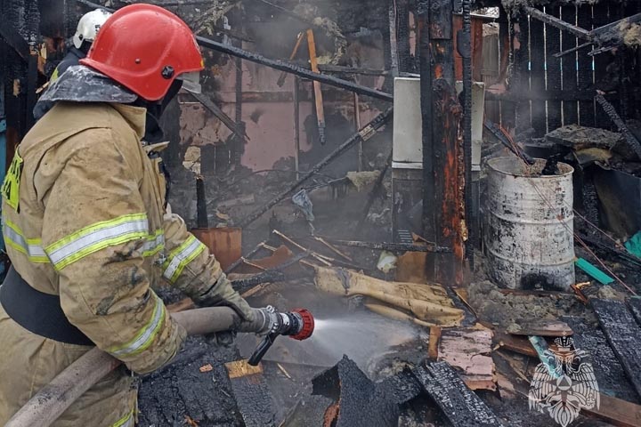 В Копьево склад сгорел из-за невыключенной плиты 