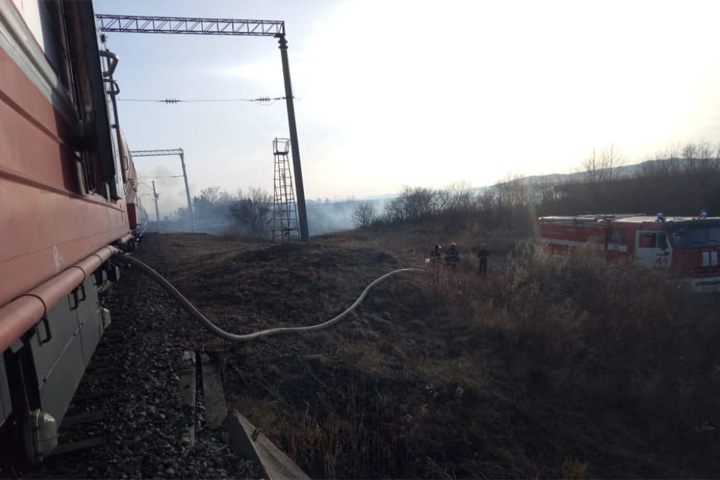 Железнодорожники принимают участие в ликвидации возгораний в Хакасии и Красноярском крае