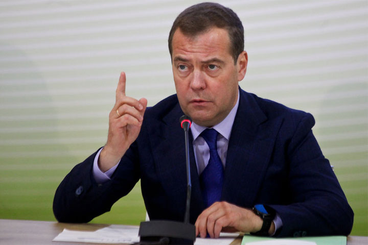 «Уже не спишешь на злобных русских». Медведев рассказал, какие проблемы ждут ЕС