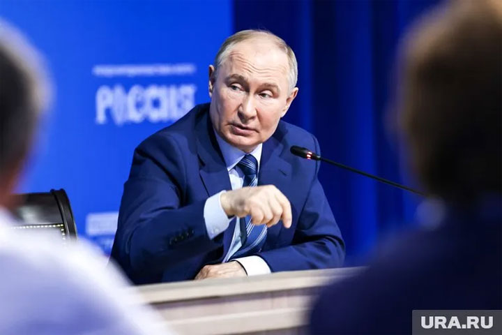 Путин разрешил спор Цыбульского и Чибиса за лидерство в Арктике