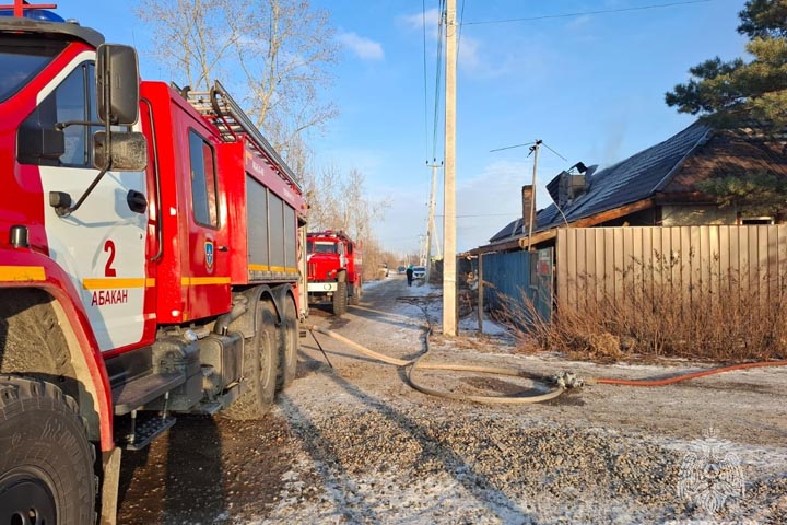 В Саяногорске из-за газового оборудования загорелся дом 