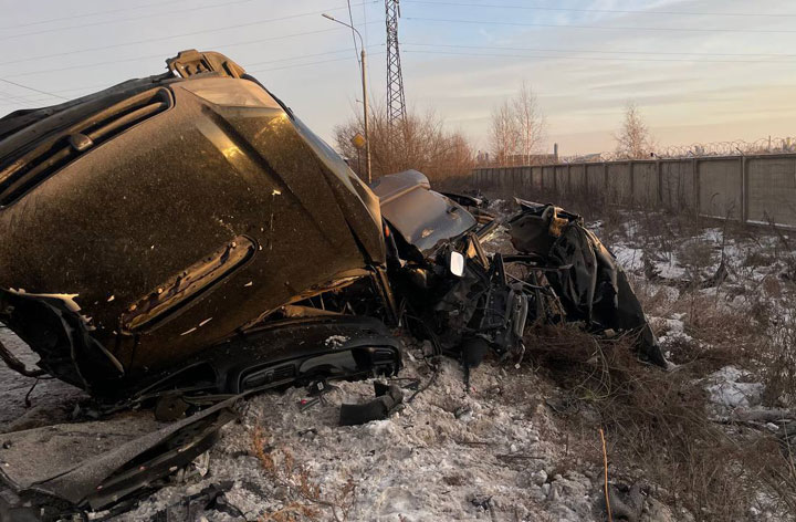 Водитель «Субару» погиб в утреннем ДТП