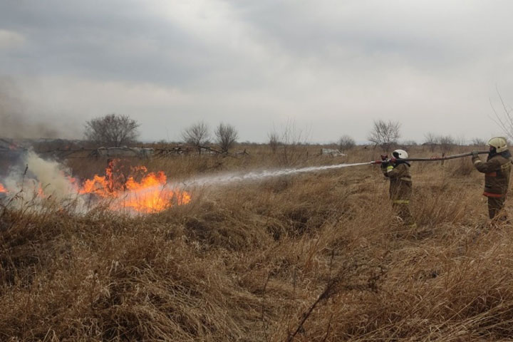 Прохладная погода снизила количество пожаров в Хакасии