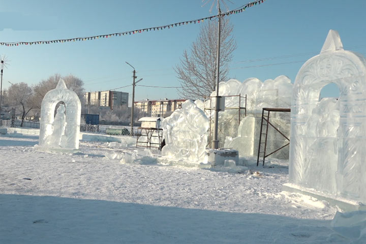 Саяногорск готовится к открытию новогодней Елки и ледового городка