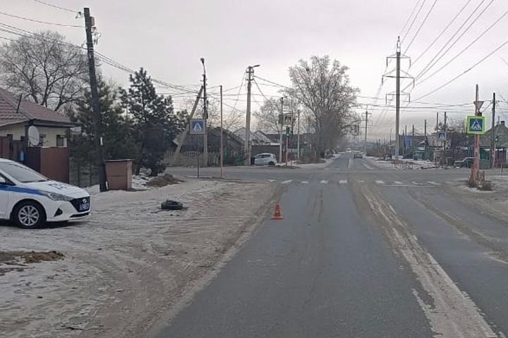 В Черногорске сбили пешехода в темной одежде, шагающего где попало