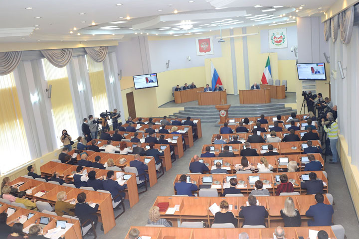 Александр Жуков рассказал о встрече с главой парламента Хакасии 