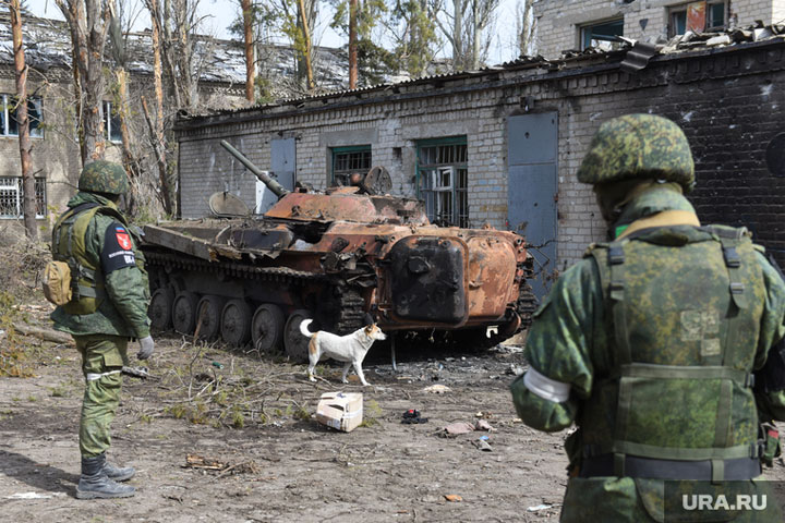 Боевики «Азова»* расстреливали бойцов, пытавшихся сдаться. ВИДЕО