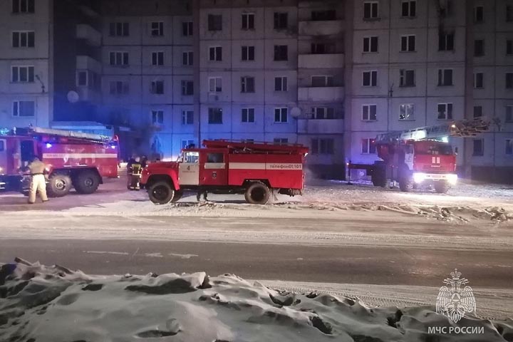 В Абазе и Абакане сгорели дома, а в Черногорске был пожар в 5-этажке