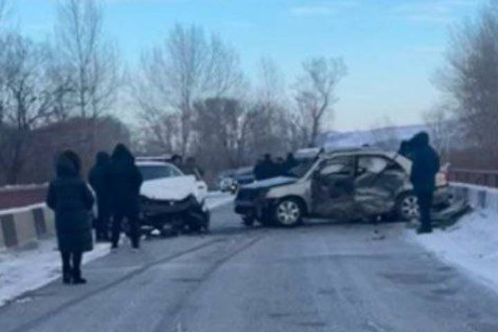 В Хакасии авария на мосту стала причиной пробки