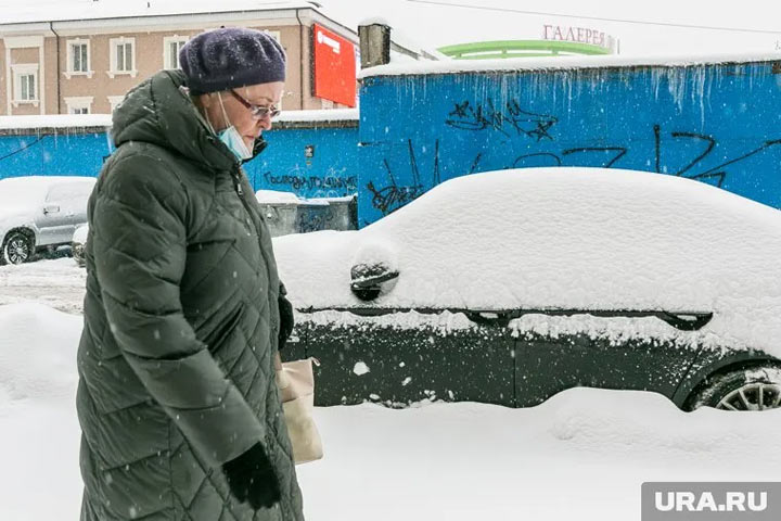 Что делать, если машина застряла в снегу: советы для водителей