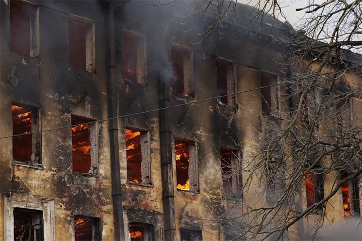 Пожар в оборонном НИИ в Твери: Есть жертвы, пострадавших десятки. ВИДЕО