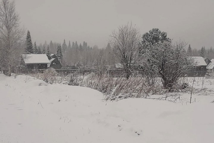 Водителям из Хакасии на заметку: федеральную трассу под Дивногорском засыпало снегом 