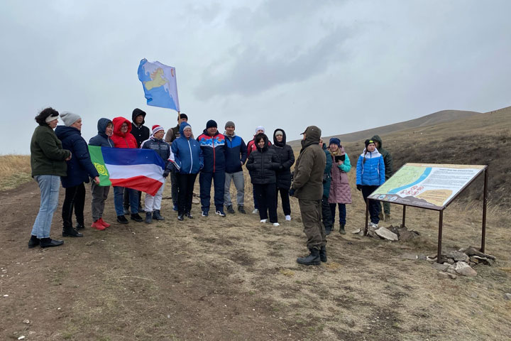 В Хакасии 260 человек поднялись на гору Кюнь-Таг 