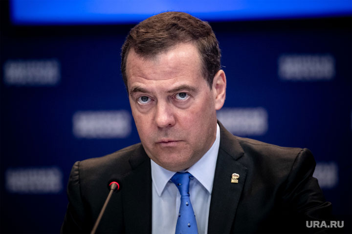 Медведев предостерег ушедшие из России компании. «Незаменимых нет»