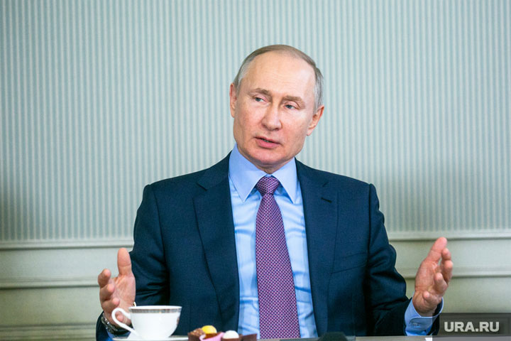 Путин начал ежегодную серию встреч с лидерами думских фракций