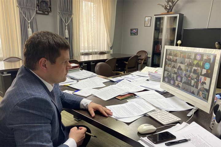 Масштабная высадка кедра в Хакасии - министр Лебедев за свои слова отвечает