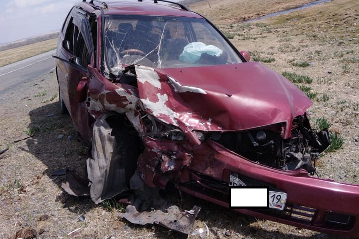 В Аскизском районе автоледи устроила аварию, пострадали 5 человек, из которых 2 ребенка