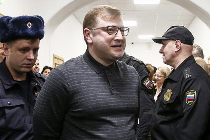 Суд конфисковал имущество Михальченко — строителя резиденций Путина