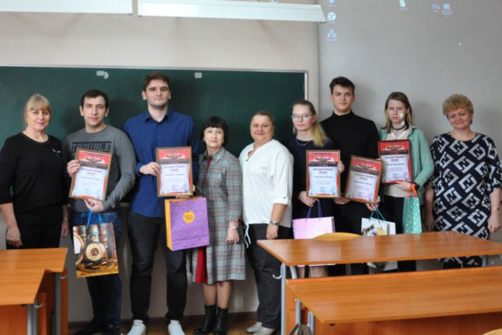 Студенты-историки ХГУ удостоены благодарственных писем «Бессмертного полка России»