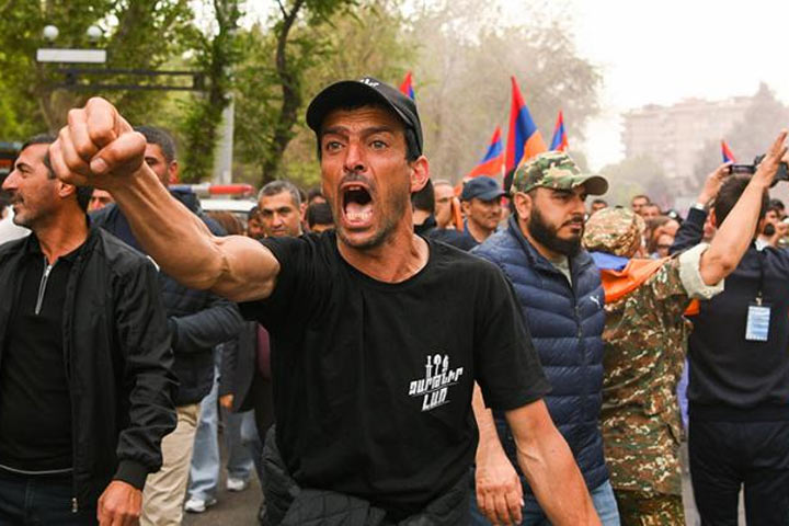 Армянский бунт, бессмысленный и беспощадный