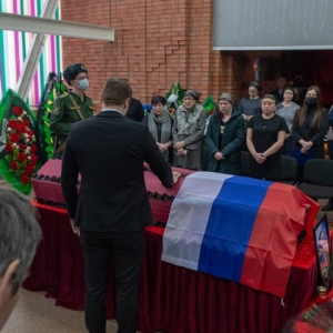 Хакасия простилась с погибшим на Украине героем Александром Савельевым