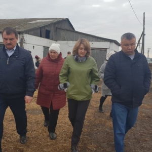Ирина Войнова отправилась в гости к фермерам Алтайского района. Фото