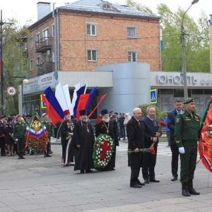 В столице Хакасии преклонили колени в память о героях Великой Отечественной войны. ФОТО