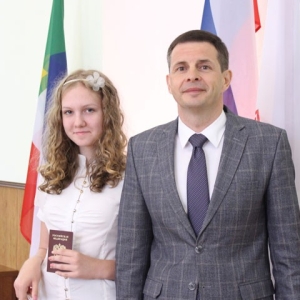 Алексей Лемин вручил паспорта школьникам Абакана
