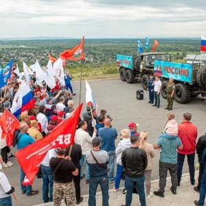 Жители Хакасии поддержали президента и армию масштабным автомотопробегом