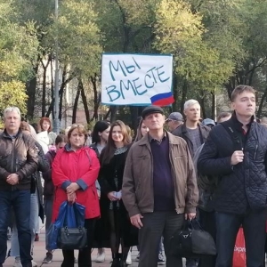 Жители Хакасии собрались на митинг в поддержку референдумов