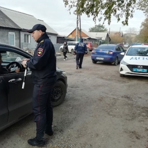 В Черногорске сотрудники ГИБДД устроили облаву на родителей возле детсадов