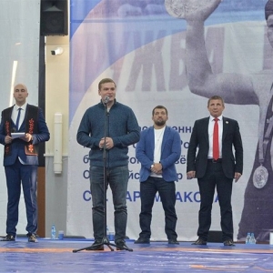В Хакасии стартовали всероссийские соревнования по вольной борьбе