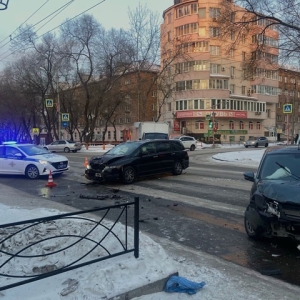 В аварии на Пушкина - Вяткина пострадала автоледи-чайник