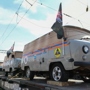 Автомобили из Хакасии отправились в подарок бойцам СВО 