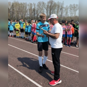 В Хакасии предприниматели организовали детский футбольный турнир ко Дню Победы