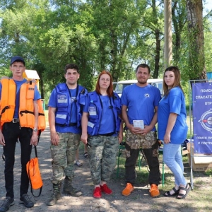 На пляжи Абакана обрушился необычный десант 