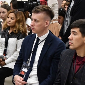 Глава Хакасии посетил первый съезд Клуба молодых предпринимателей