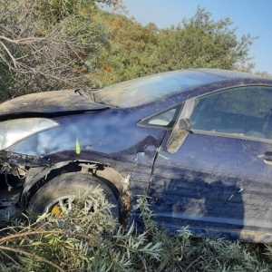 В Хакасии водитель и пассажирка Toyota Wish пострадали, перевернувшись на машине